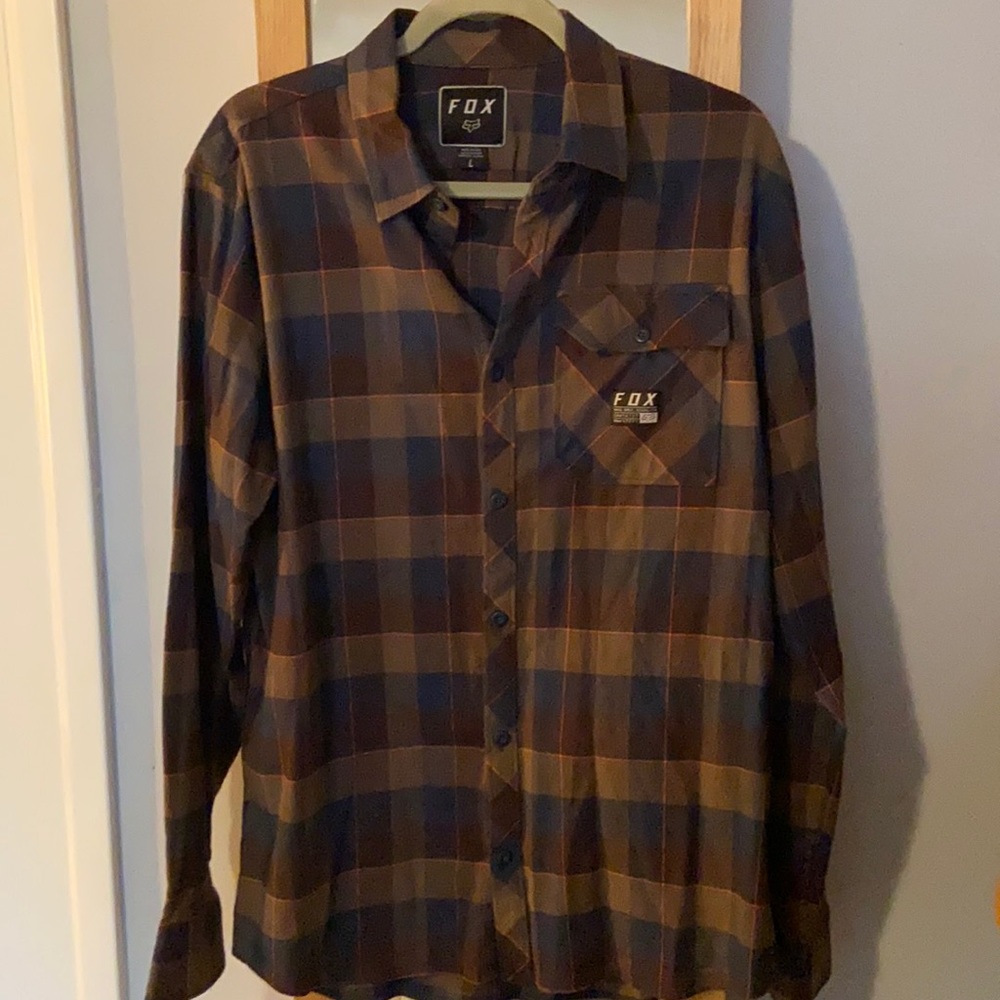 Mens FOX brand button down shirt
